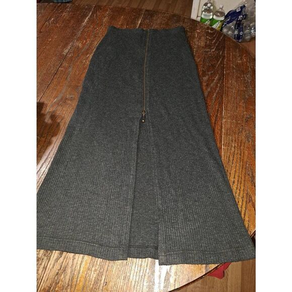 Size 8 Joseph Ribkoff Creations Sport Grey Zip Ribbed Knit Maxi Skirt with Slit - Picture 1 of 4